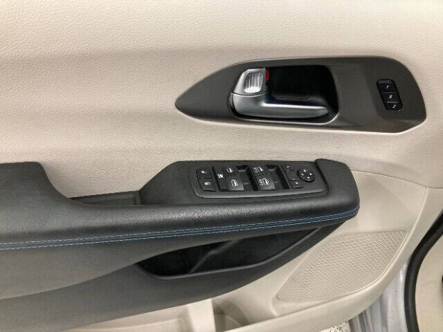 2021 Chrysler Pacifica Touring L