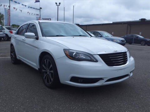 2014 Chrysler 200 for sale at Sunrise Used Cars INC in Lindenhurst NY