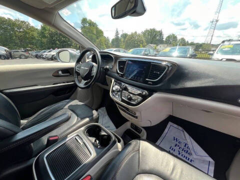 2017 Chrysler Pacifica Touring-L Plus