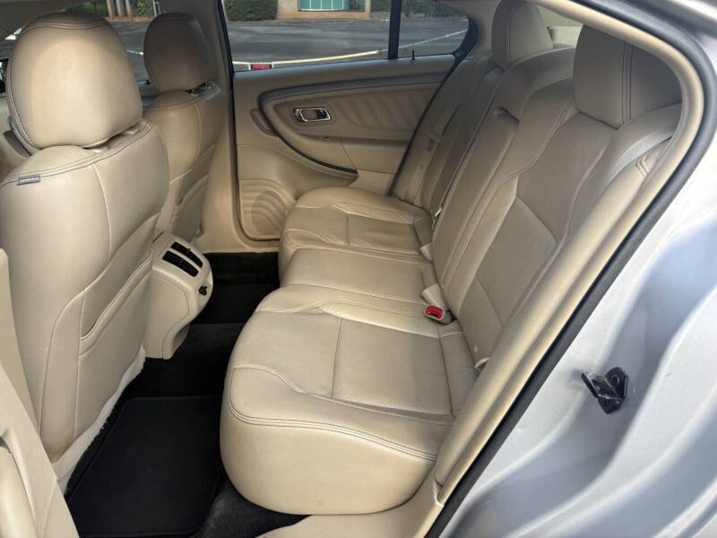 2016 Ford Taurus SEL