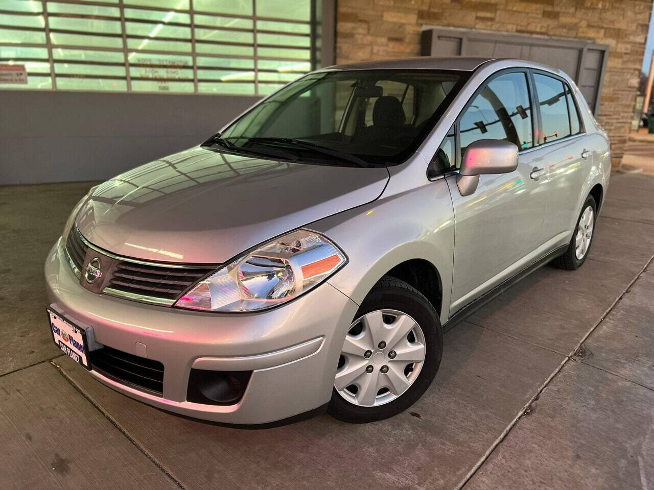 2009 nissan versa silver