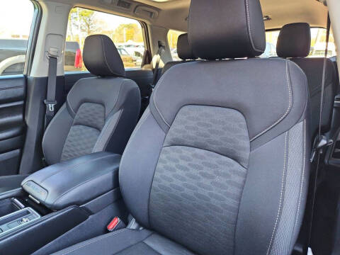 2024 Nissan Pathfinder SV