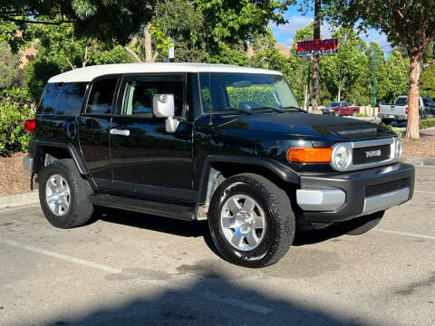 2007 Toyota FJ Cruiser for sale at CARFORNIA SOLUTIONS in Hayward CA