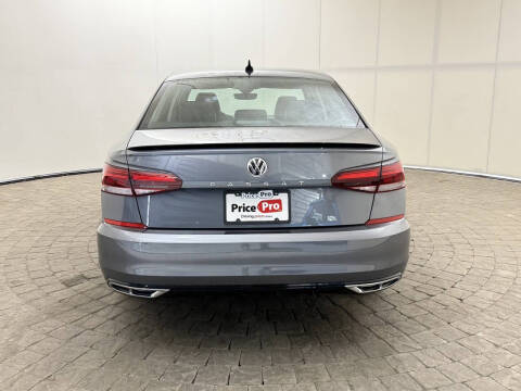 2020 Volkswagen Passat R-Line