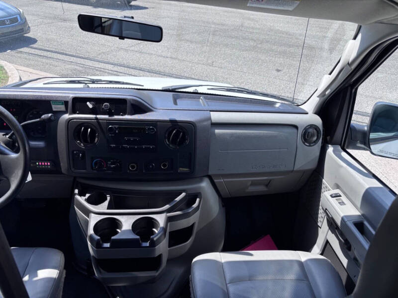 2011 Ford E-Series E-350 SD
