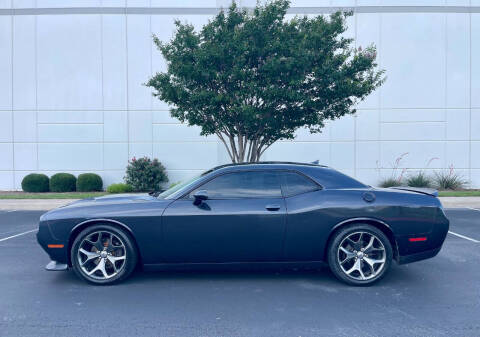 2017 Dodge Challenger SXT Plus
