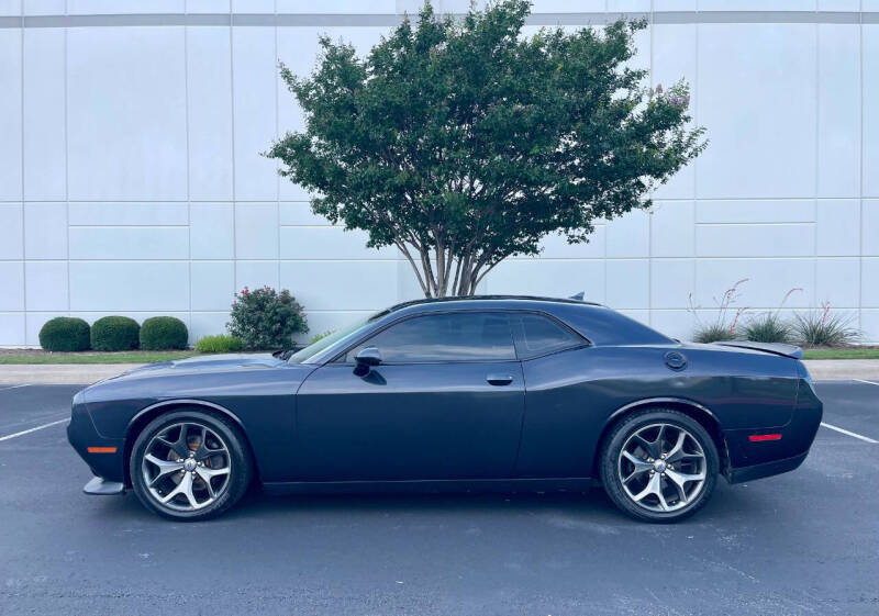 2017 Dodge Challenger SXT Plus