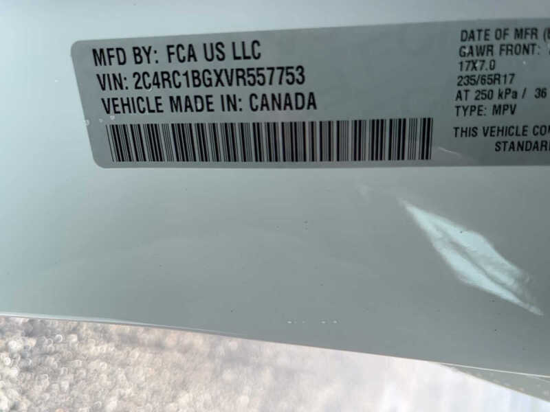 2027 Chrysler Pacifica Select