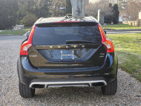 2016 Volvo V60 Cross Country T5