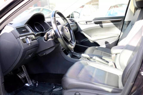 2019 Volkswagen Passat SE R-Line