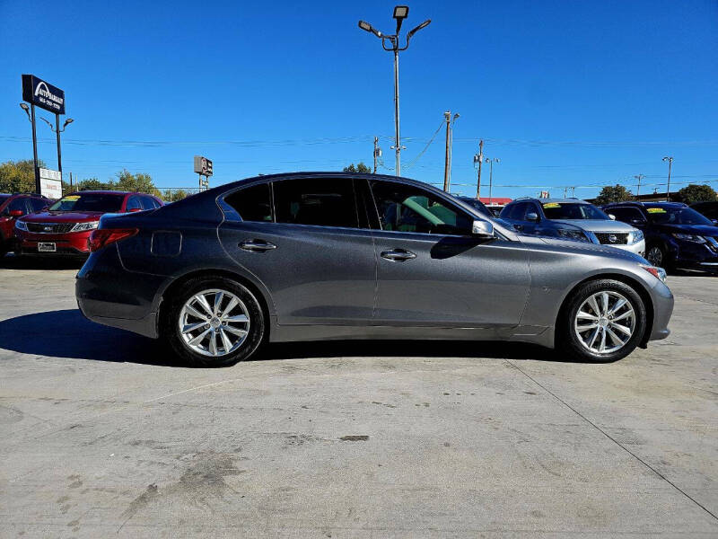 2015 INFINITI Q50 Premium photo 5