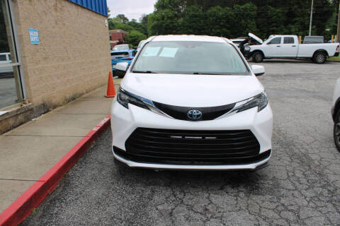 2024 Toyota Sienna LE 8-Passenger