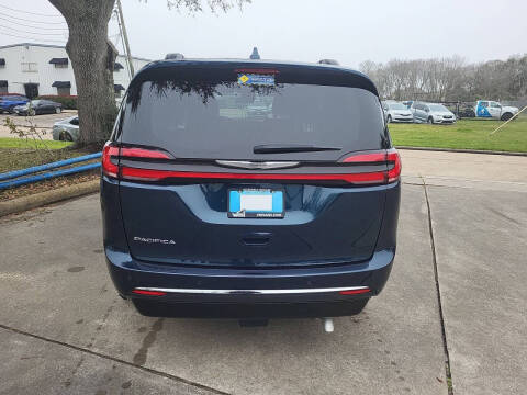 2022 Chrysler Pacifica Touring L