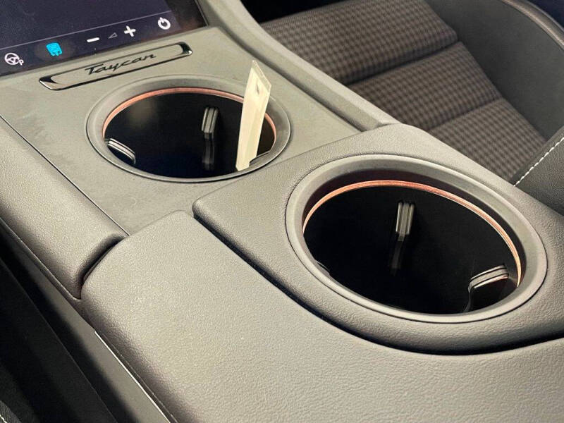 2025 Porsche Taycan 4S