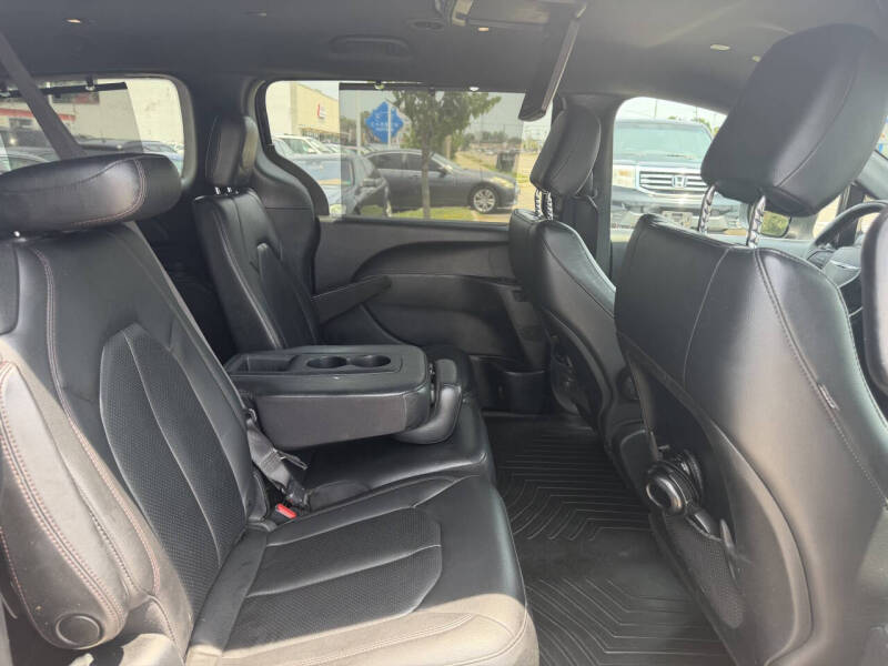 2020 Chrysler Pacifica Touring L 35th Anniversary