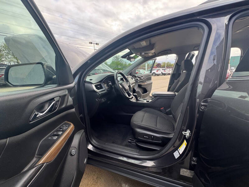 2017 GMC Acadia SLE-2