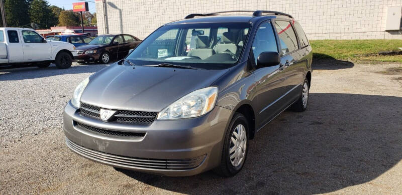 2004 Toyota Sienna for sale at AutoBay Ohio in Akron OH