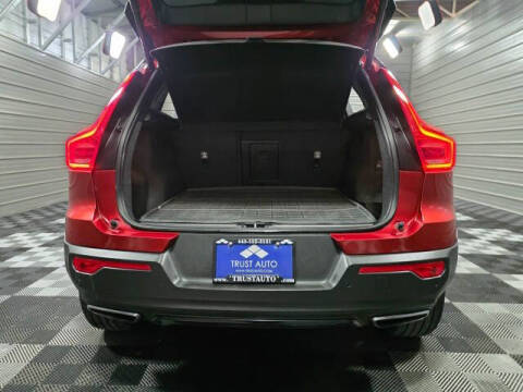 2020 Volvo XC40 T4 R-Design