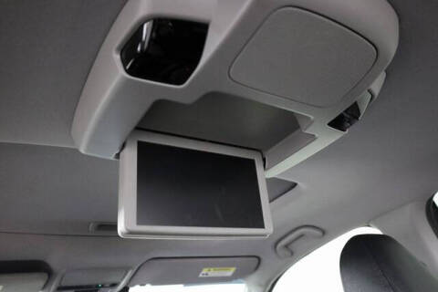 2019 Honda Pilot Touring w/Rear Captain's Chairs