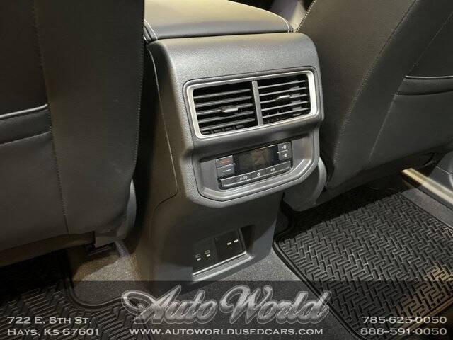 2025 Volkswagen Atlas SE