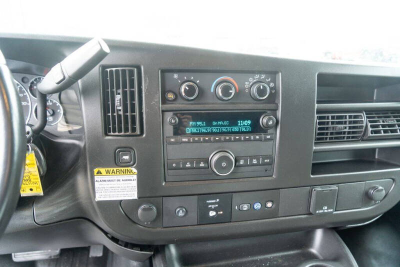 2022 GMC Savana 2500