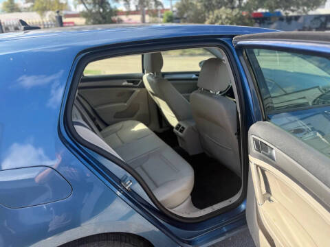 2017 Volkswagen Golf TSI Wolfsburg Edition