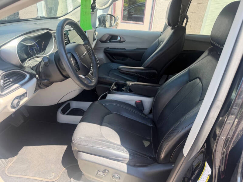 2022 Chrysler Pacifica Touring L