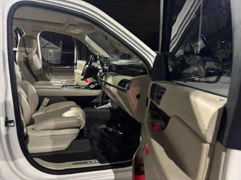 2019 Lincoln Navigator Select