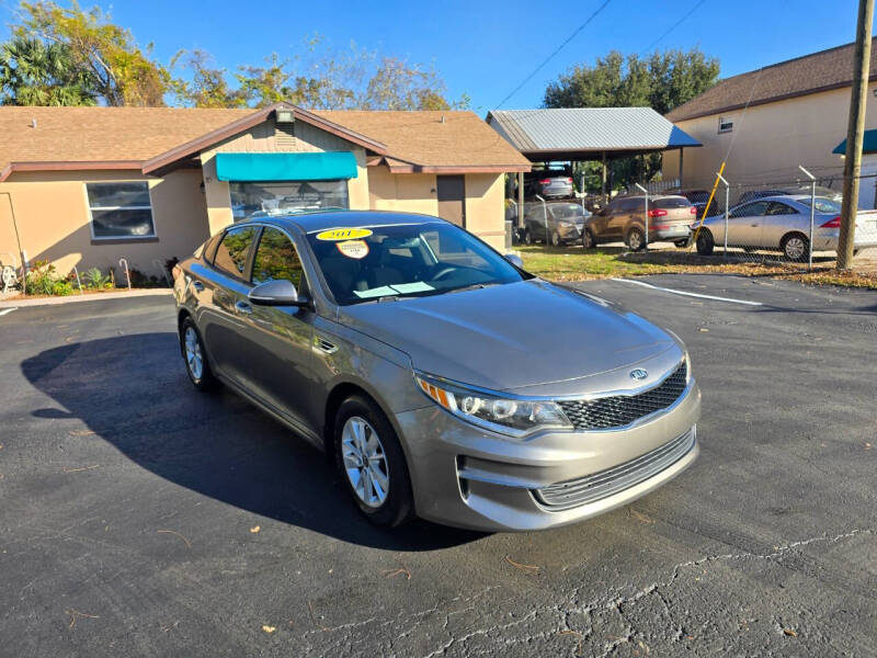 2017 Kia Optima LX's photo
