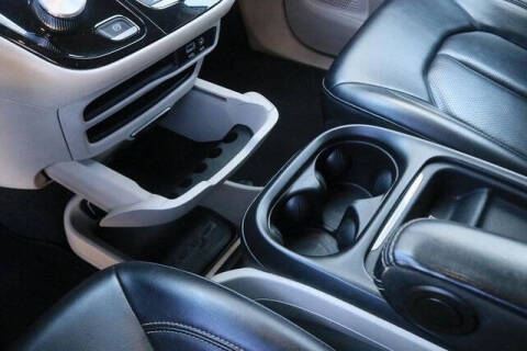 2020 Chrysler Voyager LXi