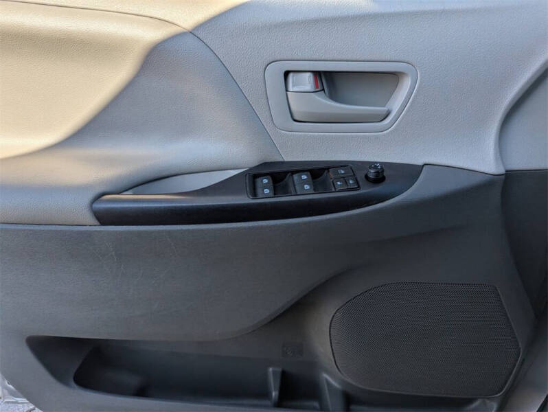 2017 Toyota Sienna L 7-Passenger