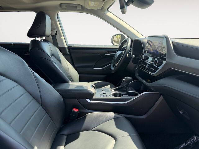 2025 Toyota Highlander XLE