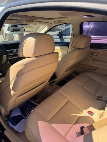 2013 BMW 5 Series 528i