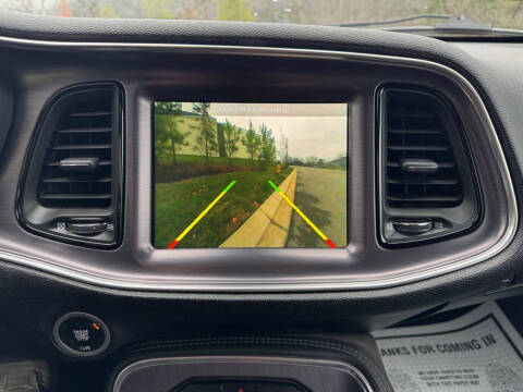 2017 Dodge Challenger 392 HEMI Scat Pack Shaker