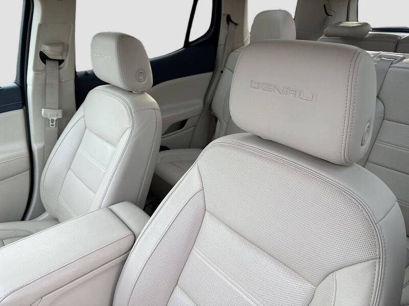 2020 GMC Acadia Denali