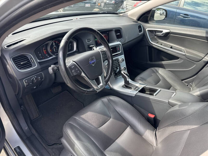 2018 Volvo V60 Cross Country T5 Premier