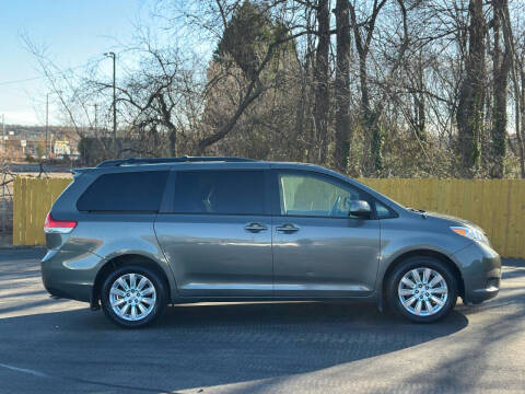 2011 Toyota Sienna LE 7-Passenger