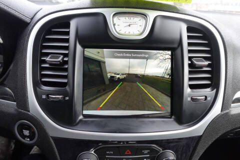 2023 Chrysler 300 Touring L