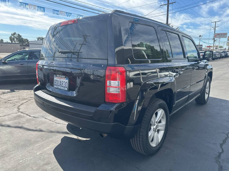 2011 Jeep Patriot Sport photo 4