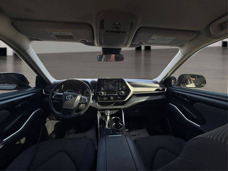 2021 Toyota Highlander LE