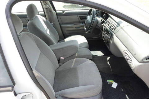 2003 Ford Taurus SE