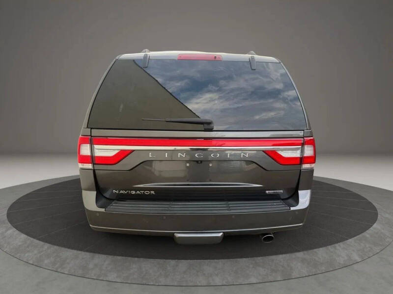 2016 Lincoln Navigator Select