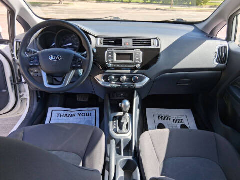 2016 Kia Rio 5-Door LX