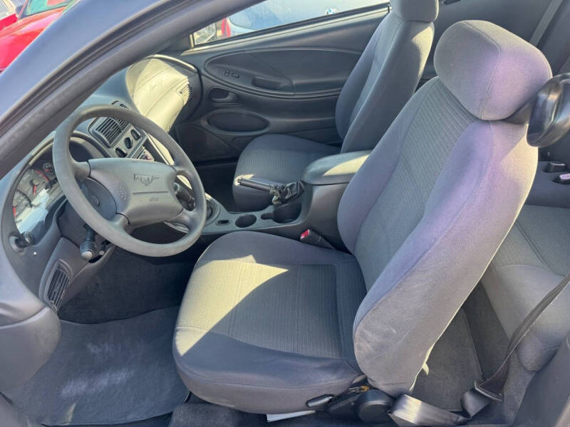 2004 Ford Mustang