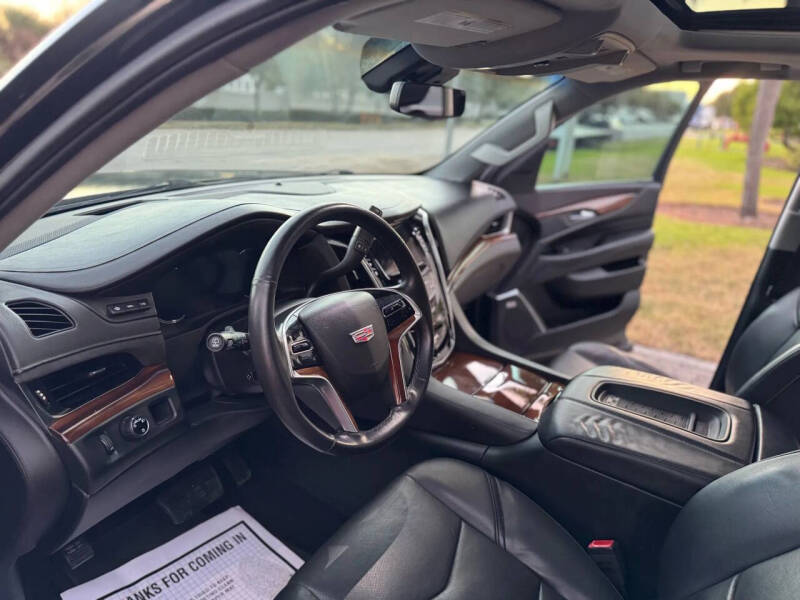 2017 Cadillac Escalade ESV Luxury