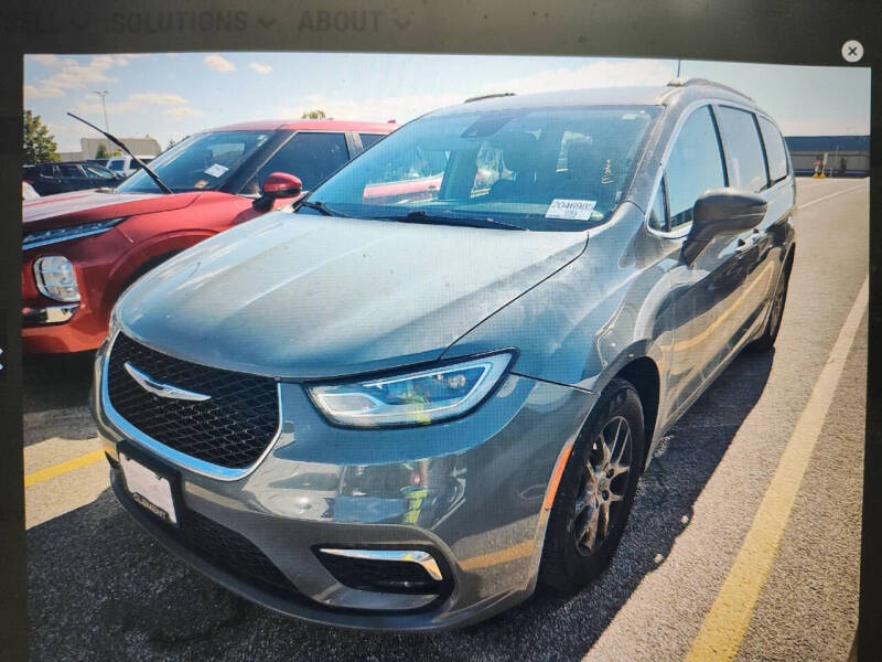 2022 Chrysler Pacifica Touring L