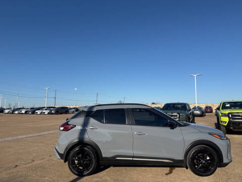 2023 Nissan Kicks SR