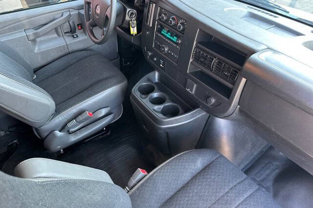 2023 GMC Savana 2500