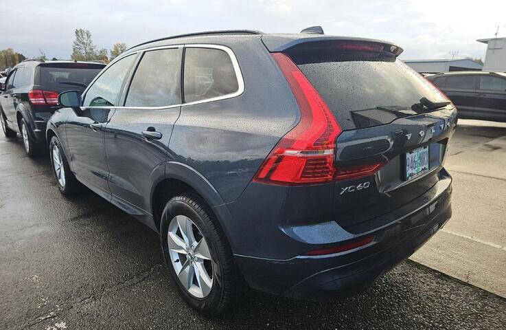 2022 Volvo XC60 B5 Momentum