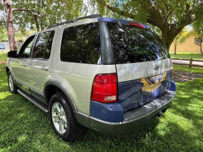2004 Ford Explorer XLT